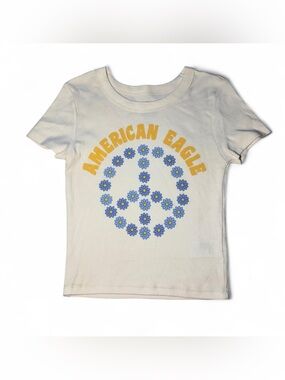 Groovy Bohemian American Eagle cream baby tee with blue daisies in peace sign 🫧
